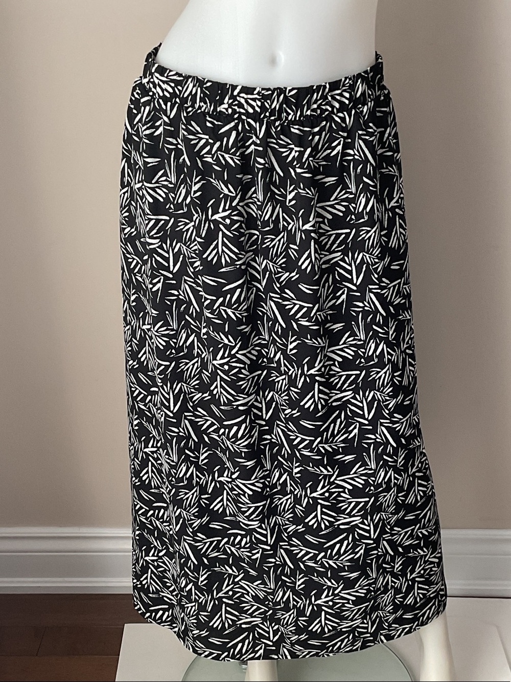 Cleo Printed Midi Skirt - Picture 2 of 9
